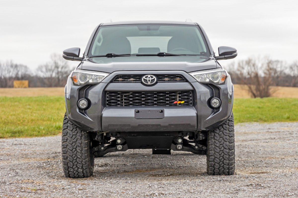 Toyota 4Runner Suspension Lift Kit - Rough Country - 4.5 Inch Lift Kit | RR Coils | N3 Struts - '15-'20